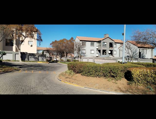 2 BEDROOM APARTMENT TO LET IN COUNTRY VIEW